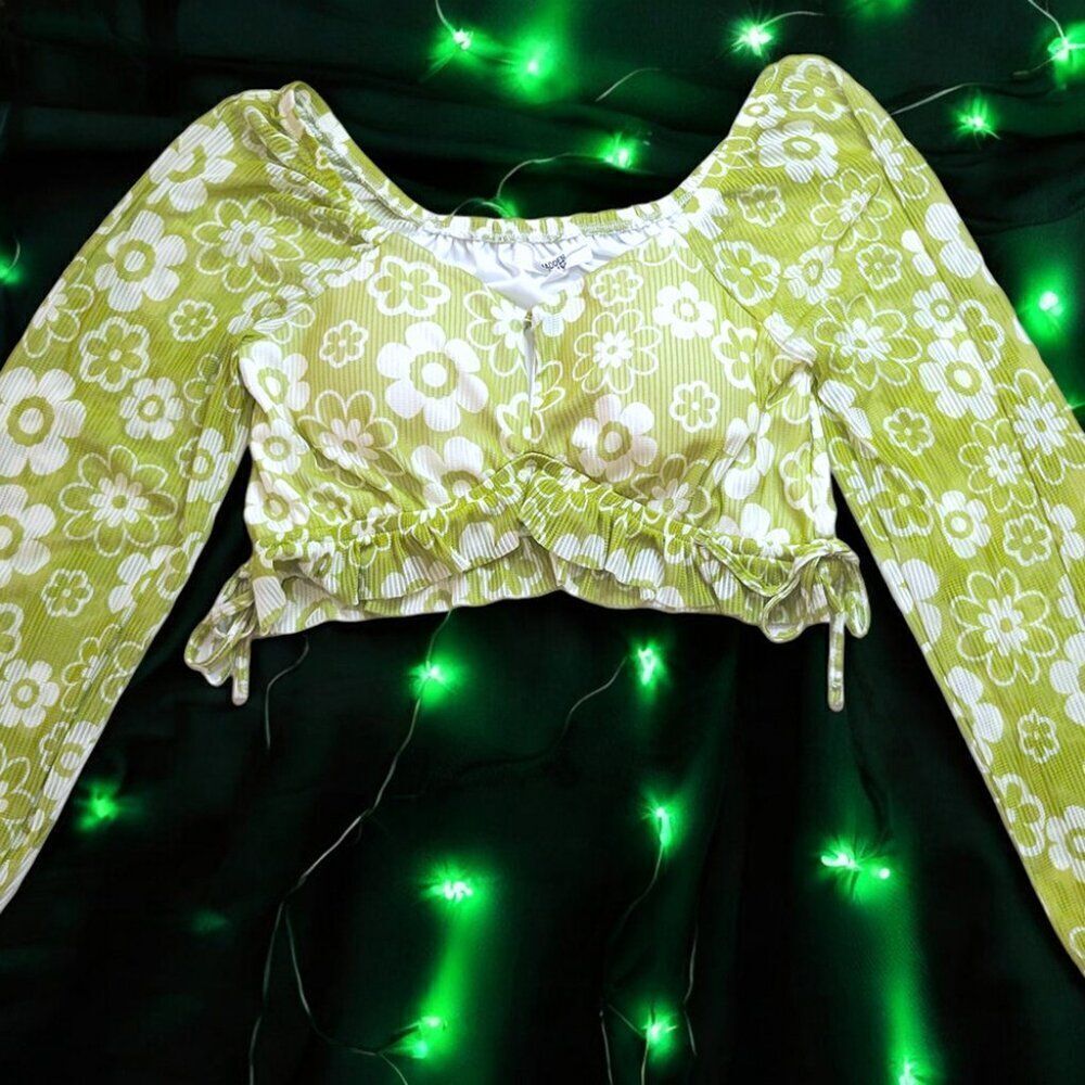 Madden NYC white floral long sleeve crop top